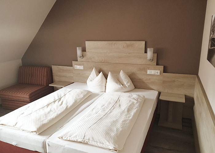Wir bieten modern ausgestattete Zimmer Wir bieten modern ausgestattete Zimmer